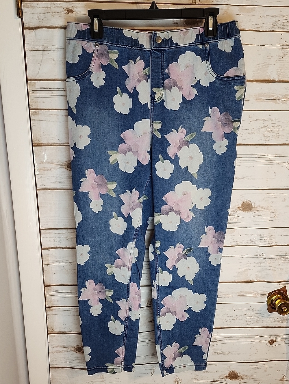 HUE Blue Denim Jeans with Pink & White Floral Accents Womens Large